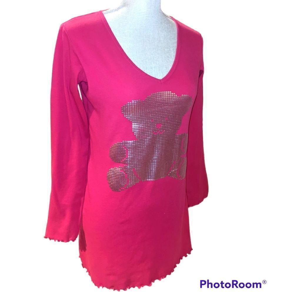 🤩 Victoria Secret pink sleep shirt with silver bear‎ size small🤩 2 for $20